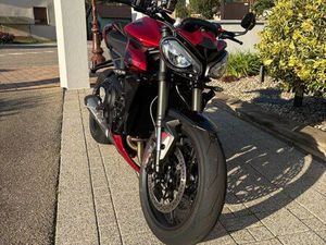 TRIUMPH STREET TRIPLE 765 RS