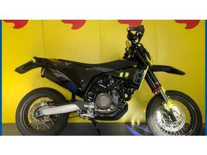 VENDO HUSQVARNA 701 SUPERMOTO (2023 - 25) USATA A VARESE (CODICE 9894655) - MOTO.IT