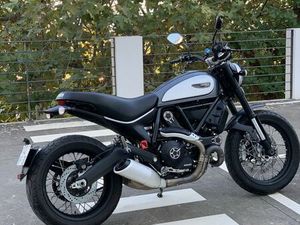 DUCATI SCRAMBLER 800 ( JANTE RAIADA) REVISAO DESMO FEITA ESTA SEMANA PARQUE DAS NAÇÕES