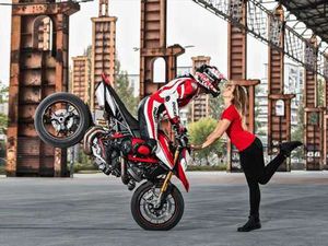 DUCATI HYPERMOTARD 950 SP