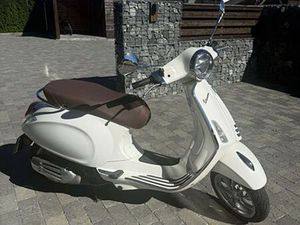 VESPA PRIMAVERA 50