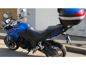 VENDO TRIUMPH TIGER 1050 (2006 - 12) USATA A BUSTO ARSIZIO (CODICE 9894662) - MOTO.IT