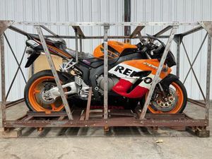 2005 HONDA CBR1000RR SC57 FIREBLADE, BRAND NEW!!!! NOS STOCK, REMARKABLE FIND!!