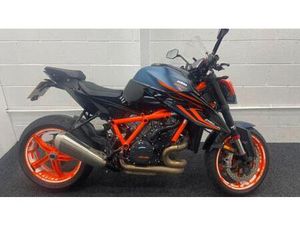 KTM 1290 SUPERDUKE R ** ONE OWNER - TAIL TIDY - JUNE 26 MOT **