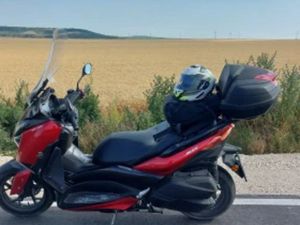 YAMAHA X-MAX 300
