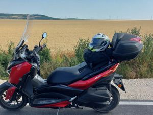 YAMAHA X-MAX 300 →