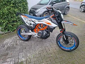 KTM 690 SMC R SUPERMOTO