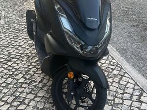 HONDA PCX 2022.. ALVALADE