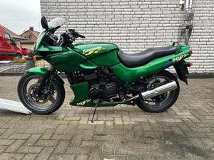 KAWASAKI GPZ 500