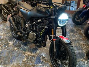 HUSQVARNA SVARTPILEN 125 EURO 5 125 CC