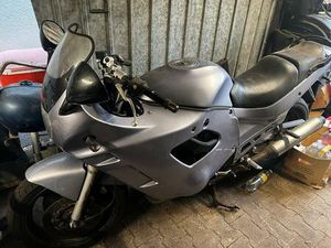 VERKAUFE MEINE SUZUKI GSX 600F