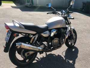 SUZUKI GSX 750 INAZUMA