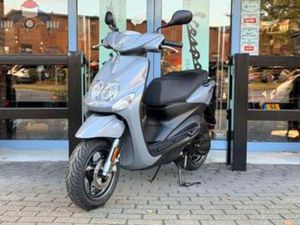 YAMAHA NEOS UBS 4T NARDO GREY 1649KM BJ. 8-2021 1E EIG. — SCOOTERS | YAMAHA — MARKTPLAATS