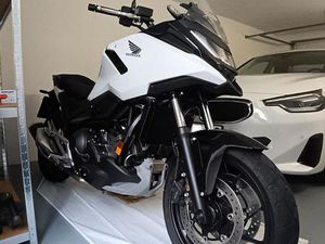 HONDA NC750X DCT