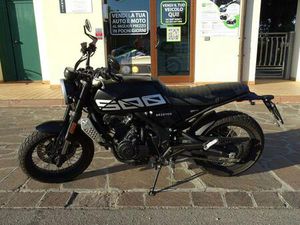 VENDO BRIXTON MOTORCYCLES CROSSFIRE 500 (2021 - 25) USATA A CESENA (CODICE 9894989) - MOTO.IT