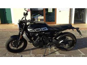 VENDO BRIXTON MOTORCYCLES CROSSFIRE 500 (2021 - 25) USATA A CESENA (CODICE 9894989) - MOTO.IT