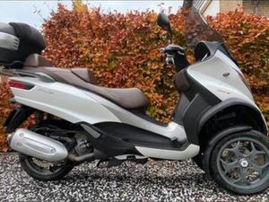 PIAGGIO MP3 300 LT MOTORSCOOTER WIT 2015 — MOTOREN | PIAGGIO — MARKTPLAATS