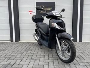 HONDA SH 150 MOTORSCOOTER | ZWART | TOPKOFFER | MOTORFIETS — MOTOREN | HONDA — MARKTPLAATS