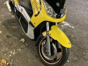 YAMAHA - X MAX 250
