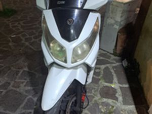 SYM 300 CC MOTORE PERFETTO BATTERIA NUOVA S