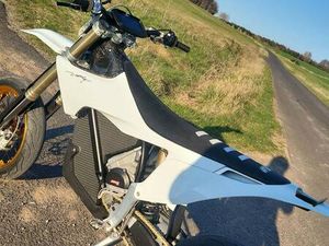 STARK VARG EX – SUPERMOTO-TOP ZUSTAND- 11STD