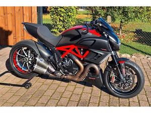 DUCATI DIAVEL 1200 CARBON