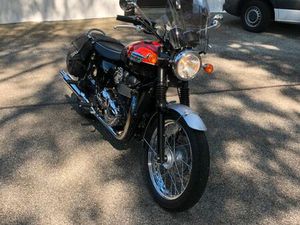 TRIUMPH BONNEVILLE T 100