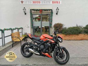 TRIUMPH STREET TRIPLE 765 STREET TRIPLE 765 R 35KW PROMO WEB ARANCIONE