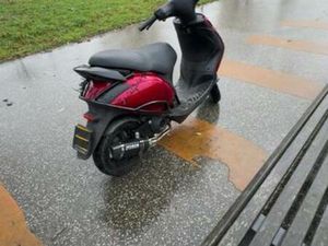ZIP 4TAKT 50CC BROM TOPSPEED 70 MOET SNEL WEG — SCOOTERS | PIAGGIO — MARKTPLAATS