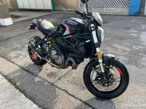 DUCATI MONSTER 821 STEALTH