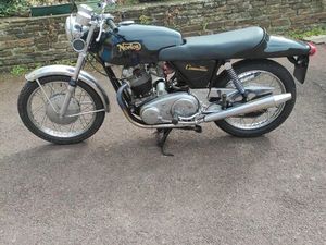 NORTON COMMANDO 750 FASTBACK