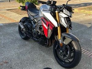 1000 GSXS