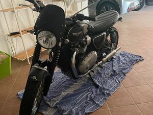 TRIUMPH BONNEVILLE T100