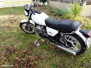 MOTO GUZZI V50