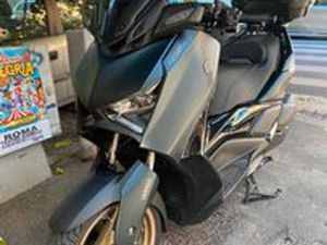 X-MAX 300 TECH DARK PETROL 10.000 KM