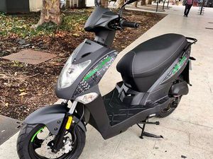 SCOOTER 50 CC NEUF