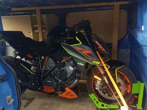 SUPER DUKE R