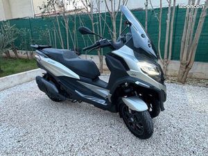 PIAGGIO MP3 530 HPE EXCLUSIVE