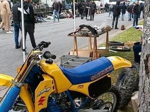SUZUKI 125 RM VINTAGE DE 1986 COMME NEUVE