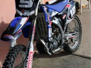 MOTO CROSS YAMAHA 250 YZF