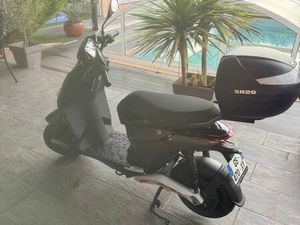 SCOOTER PIAGGIO ONE ACTIVE ÉLECTRIQUE 125 CM5