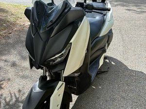 YAMAHA X-MAX 300