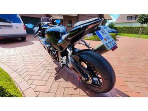 HONDA CBR 1000 RR R FIREBLADE SC82