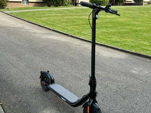 NINEBOT F40D E SCOOTER