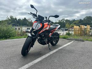 MOTO DUKE 125 KTM
