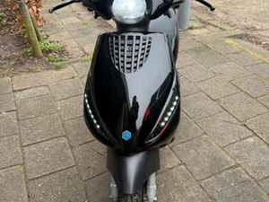 PIAGGIO ZIP IGET 2019 4T 3V — SCOOTERS | PIAGGIO — MARKTPLAATS