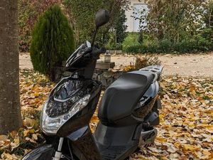 KISBEE 4T SCOOTER 50 CC NOIR
