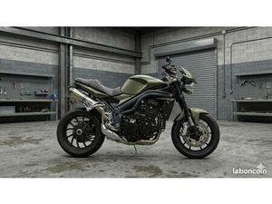 TRIUMPH SPEED TRIPLE 1050