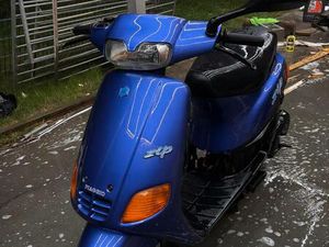 ② PIAGGIO ZIP RST 25 50 CC