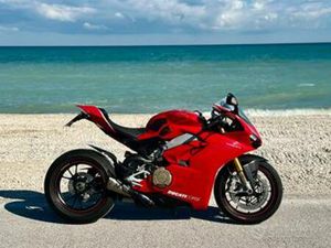 PANIGALE V4 S AKRAPOVIC